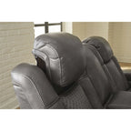 Causeuse inclinable motorisée avec console Signature Design by Fyne-Dyme - 74 po L x 43 po P x 43 po H