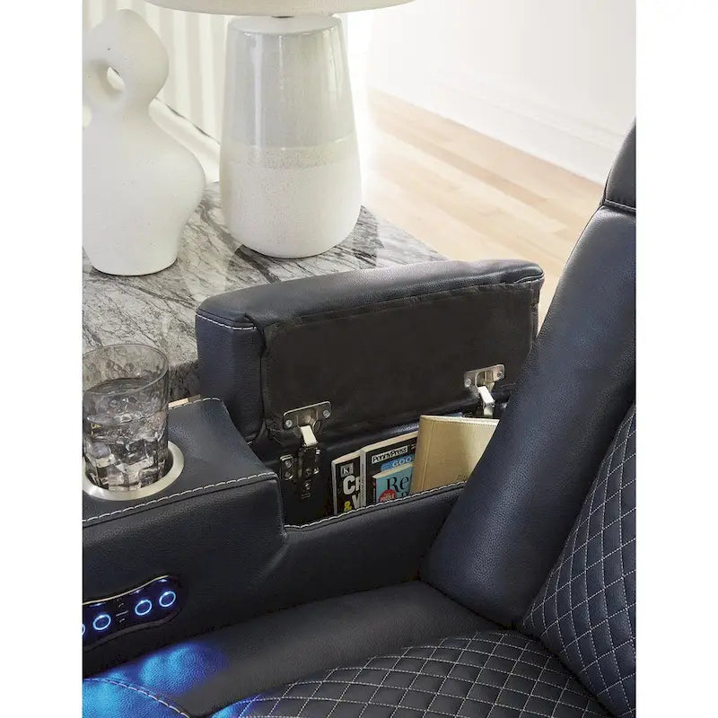 Causeuse inclinable motorisée avec console Signature Design by Fyne-Dyme - 74 po L x 43 po P x 43 po H